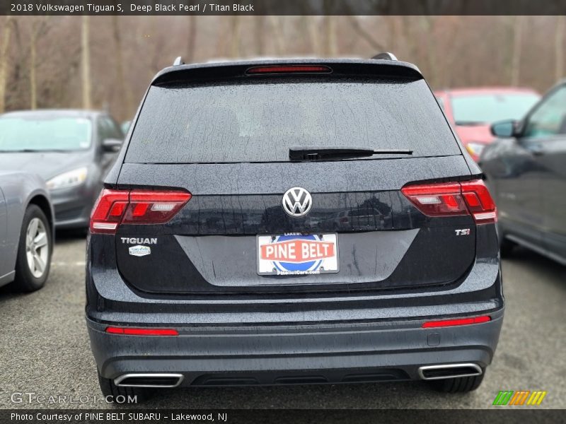 Deep Black Pearl / Titan Black 2018 Volkswagen Tiguan S