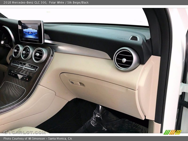 Polar White / Silk Beige/Black 2018 Mercedes-Benz GLC 300
