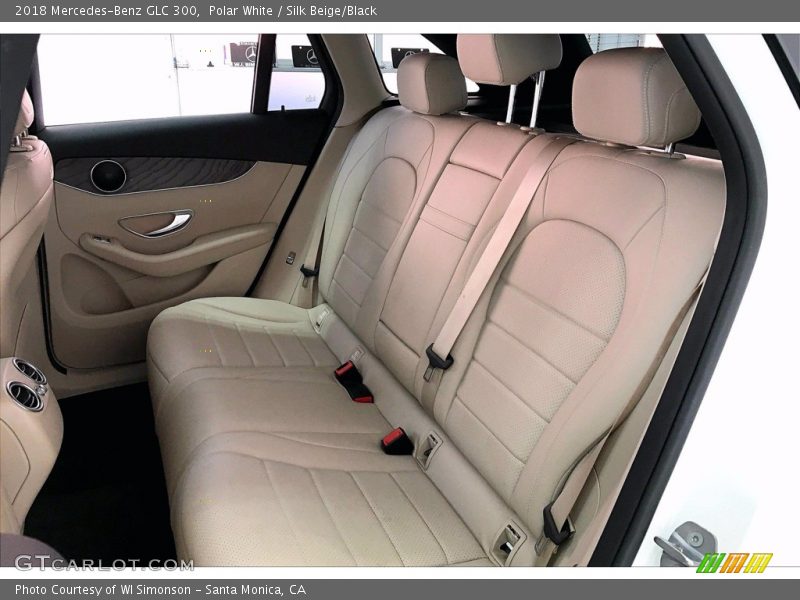 Polar White / Silk Beige/Black 2018 Mercedes-Benz GLC 300