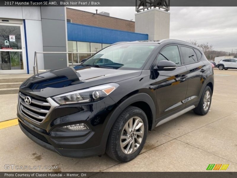 Black Noir Pearl / Black 2017 Hyundai Tucson SE AWD