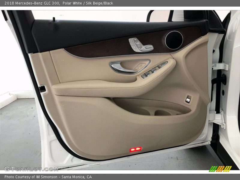 Polar White / Silk Beige/Black 2018 Mercedes-Benz GLC 300
