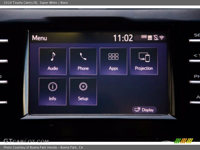 Super White / Black 2019 Toyota Camry SE