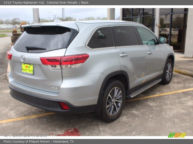 Celestial Silver Metallic / Black 2019 Toyota Highlander XLE