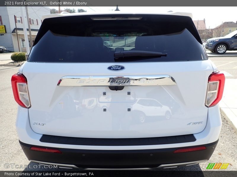 Oxford White / Ebony 2021 Ford Explorer XLT