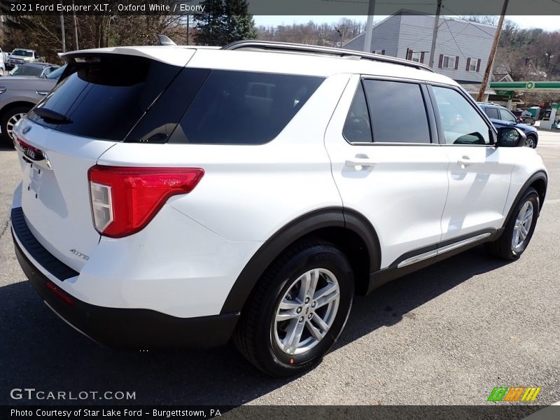 Oxford White / Ebony 2021 Ford Explorer XLT