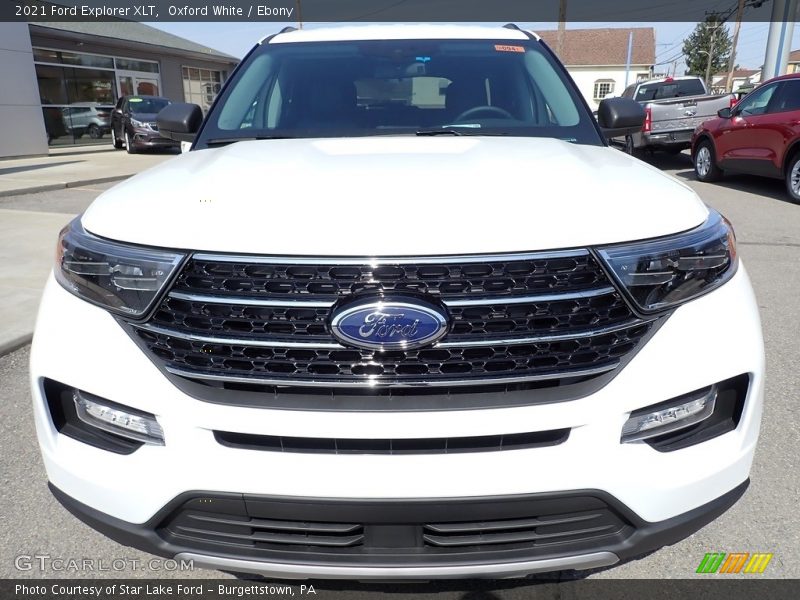 Oxford White / Ebony 2021 Ford Explorer XLT