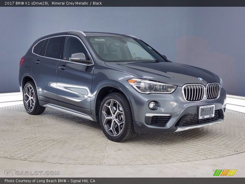 Mineral Grey Metallic / Black 2017 BMW X1 sDrive28i