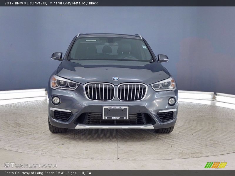 Mineral Grey Metallic / Black 2017 BMW X1 sDrive28i