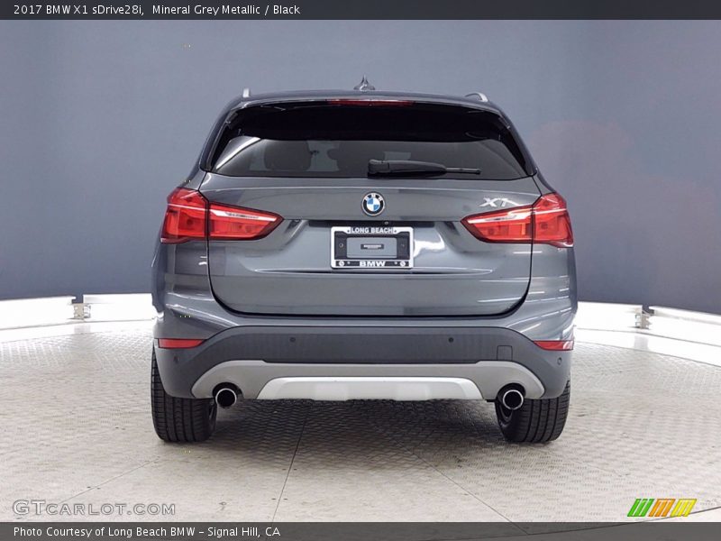 Mineral Grey Metallic / Black 2017 BMW X1 sDrive28i