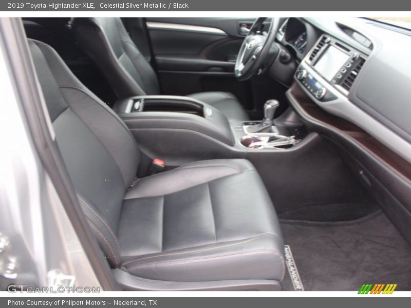 Celestial Silver Metallic / Black 2019 Toyota Highlander XLE