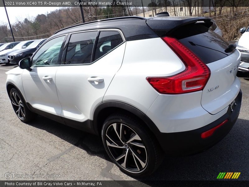 Crystal White Metallic / Charcoal 2021 Volvo XC40 T5 R-Design AWD