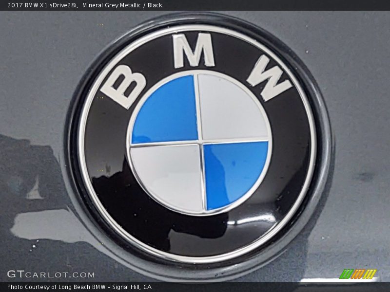 Mineral Grey Metallic / Black 2017 BMW X1 sDrive28i