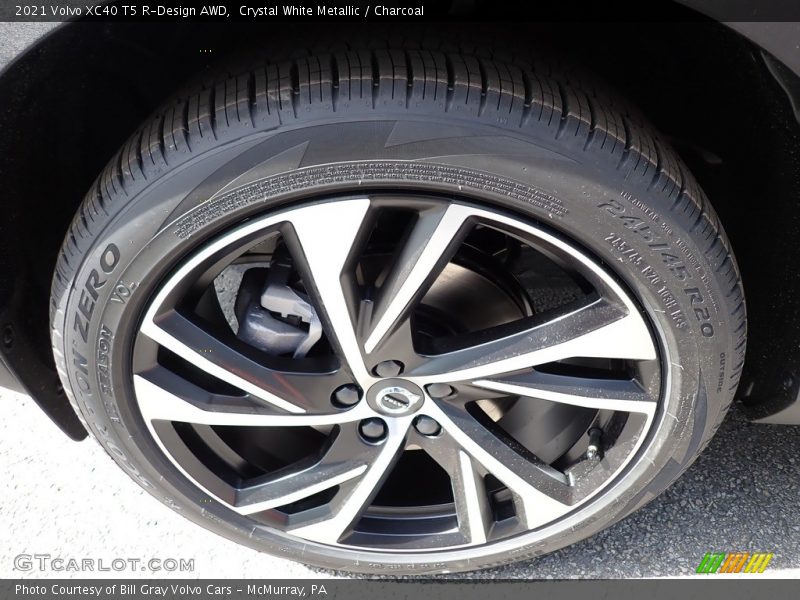 Crystal White Metallic / Charcoal 2021 Volvo XC40 T5 R-Design AWD