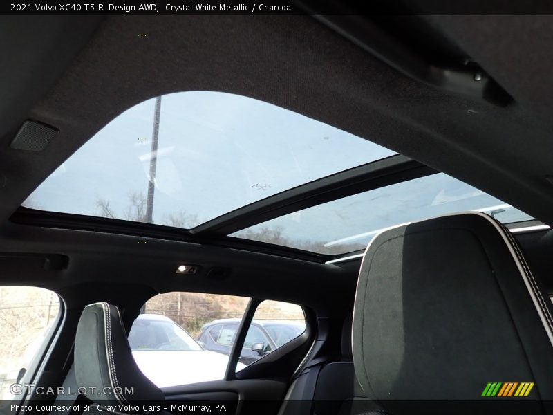 Crystal White Metallic / Charcoal 2021 Volvo XC40 T5 R-Design AWD