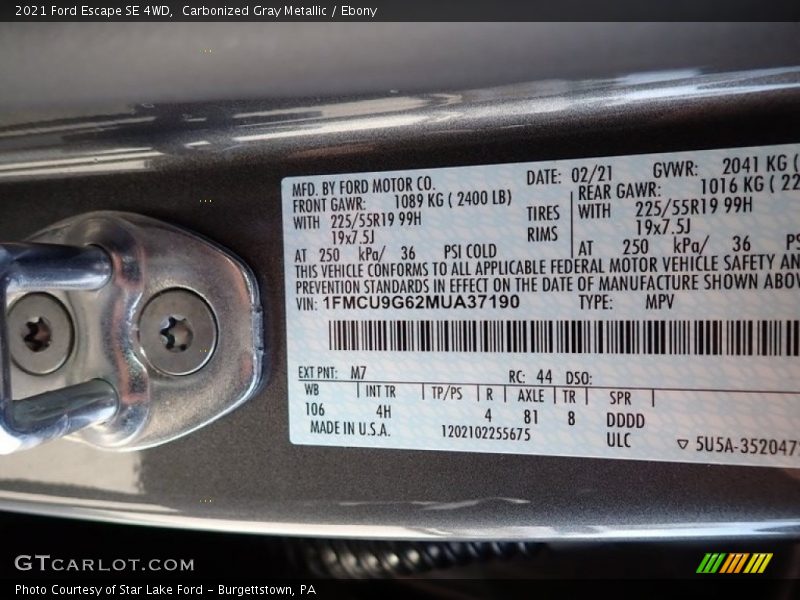 Carbonized Gray Metallic / Ebony 2021 Ford Escape SE 4WD