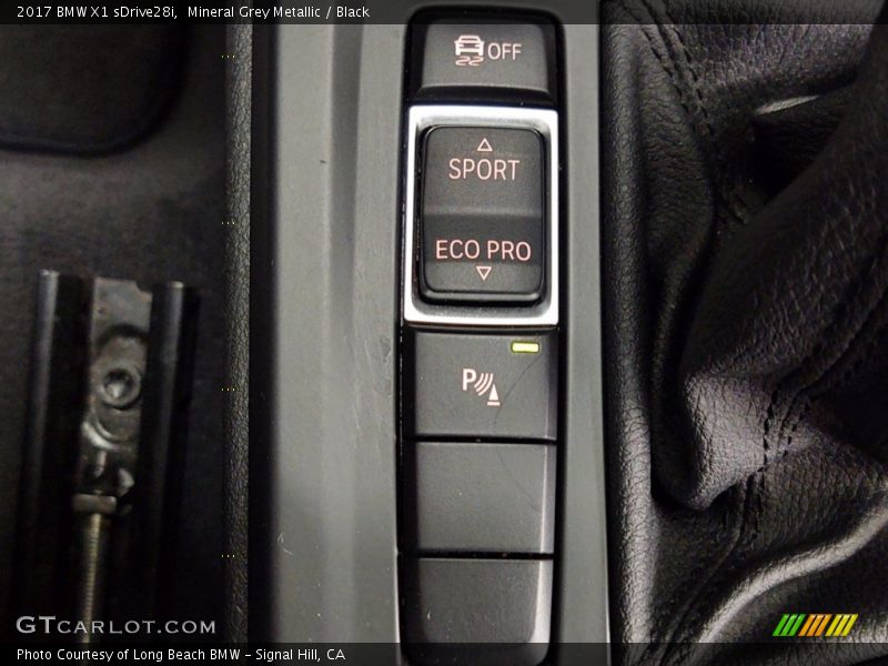 Mineral Grey Metallic / Black 2017 BMW X1 sDrive28i