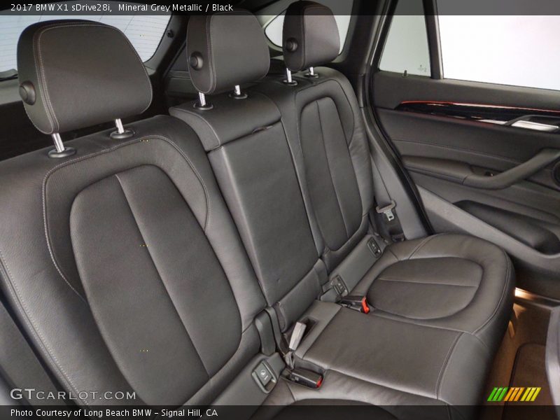 Mineral Grey Metallic / Black 2017 BMW X1 sDrive28i