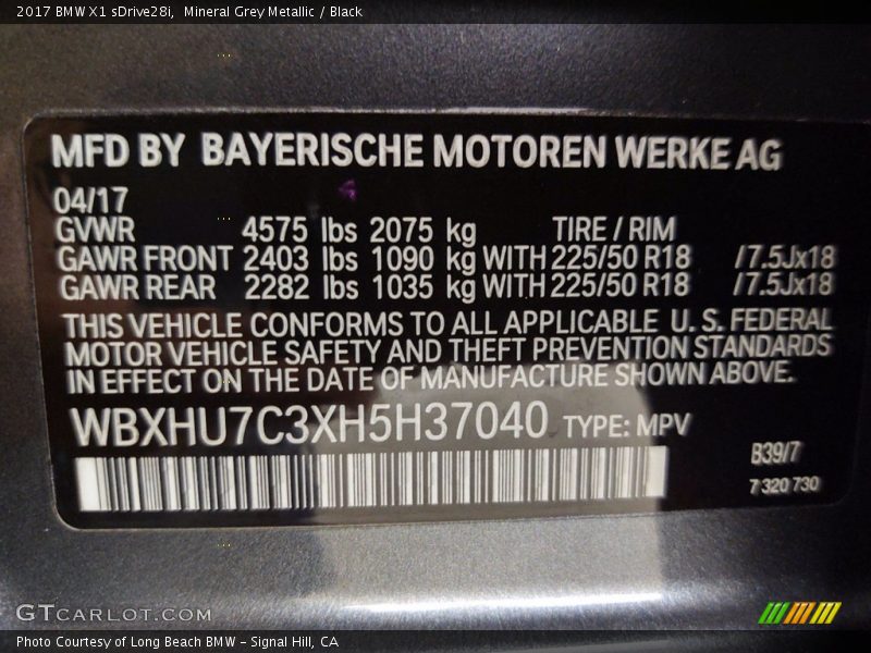Mineral Grey Metallic / Black 2017 BMW X1 sDrive28i
