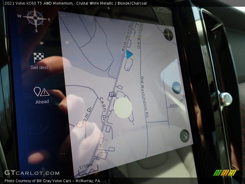 Crystal White Metallic / Blonde/Charcoal 2021 Volvo XC60 T5 AWD Momentum
