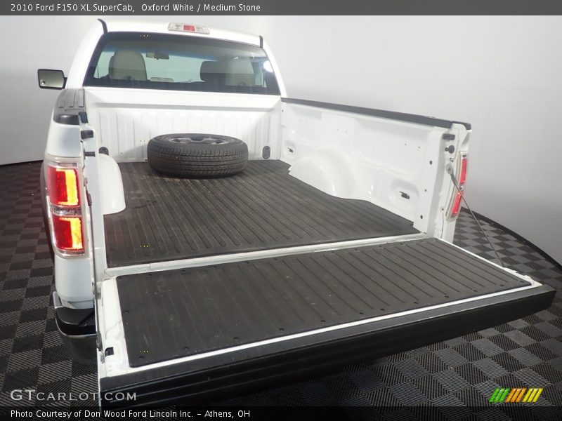 Oxford White / Medium Stone 2010 Ford F150 XL SuperCab