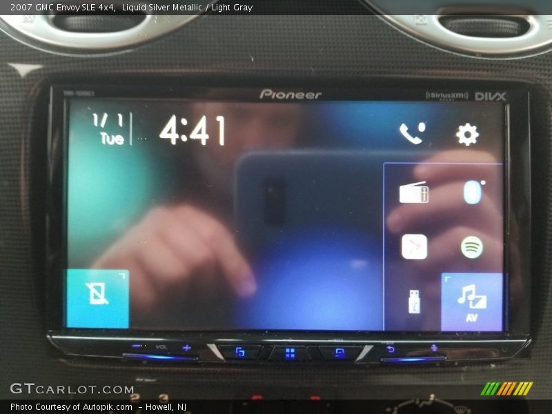 Liquid Silver Metallic / Light Gray 2007 GMC Envoy SLE 4x4