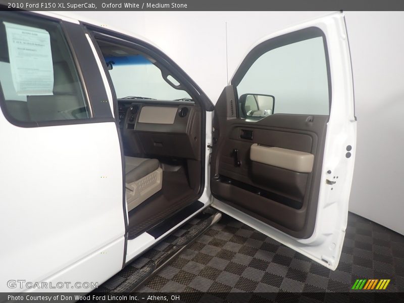 Oxford White / Medium Stone 2010 Ford F150 XL SuperCab