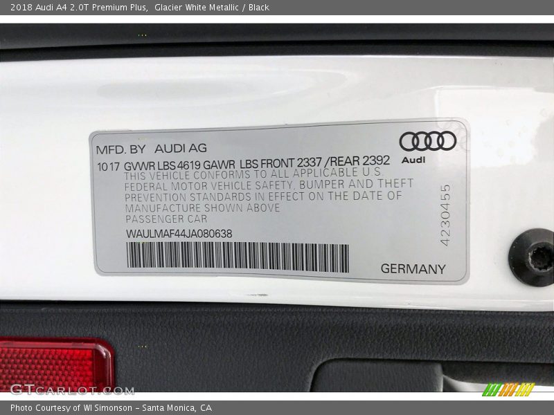 Glacier White Metallic / Black 2018 Audi A4 2.0T Premium Plus