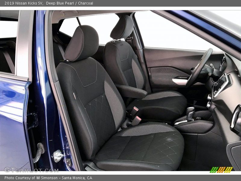 Deep Blue Pearl / Charcoal 2019 Nissan Kicks SV