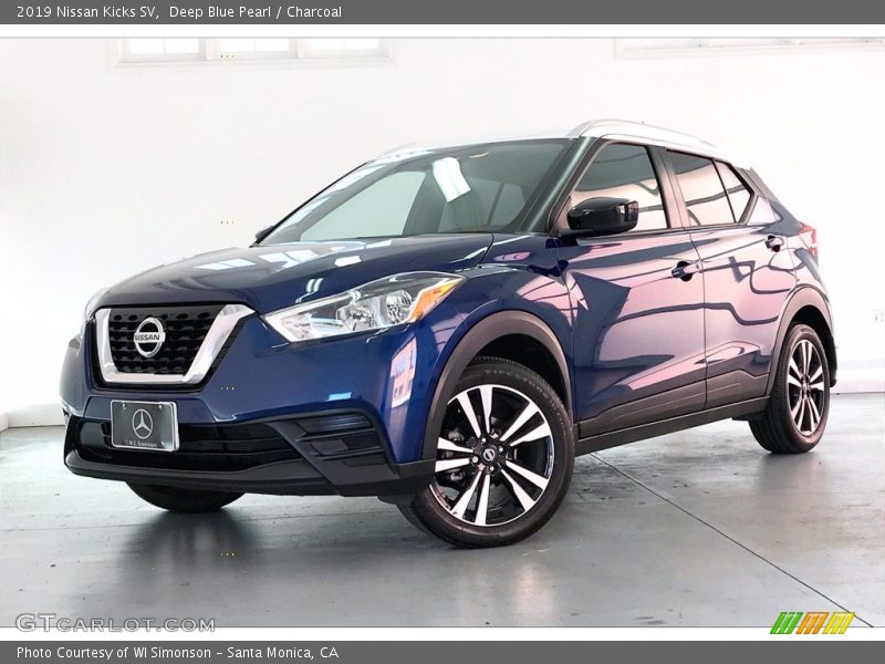 Deep Blue Pearl / Charcoal 2019 Nissan Kicks SV