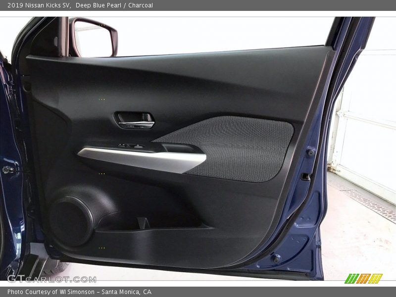 Deep Blue Pearl / Charcoal 2019 Nissan Kicks SV