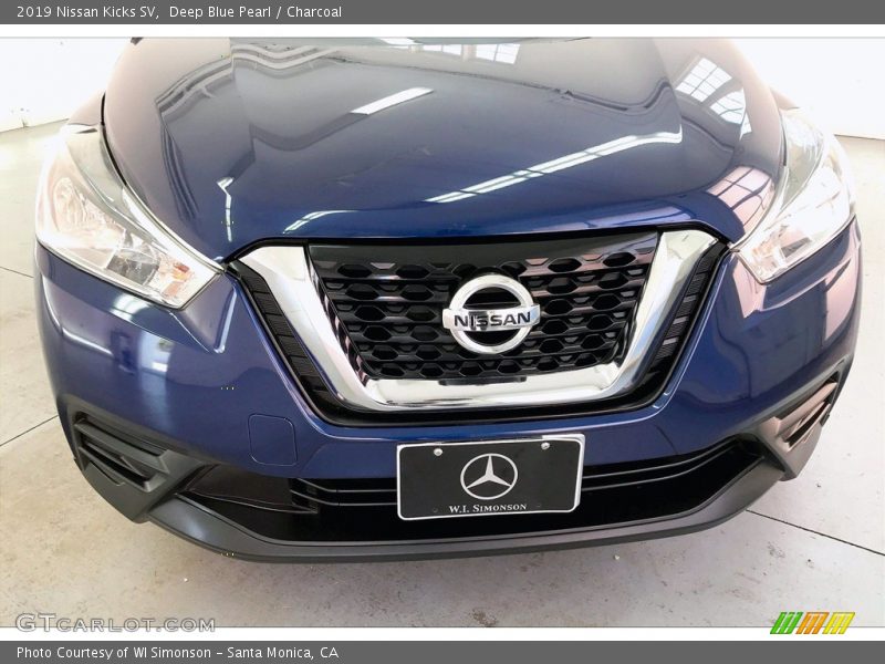 Deep Blue Pearl / Charcoal 2019 Nissan Kicks SV