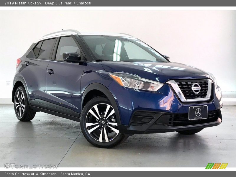 Deep Blue Pearl / Charcoal 2019 Nissan Kicks SV