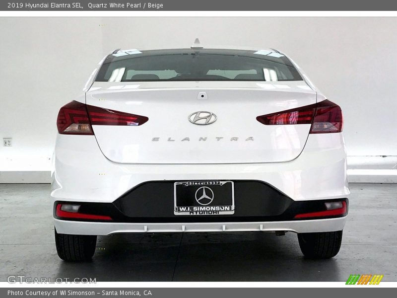 Quartz White Pearl / Beige 2019 Hyundai Elantra SEL