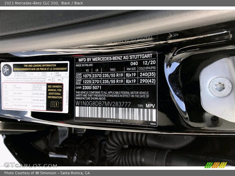 Black / Black 2021 Mercedes-Benz GLC 300