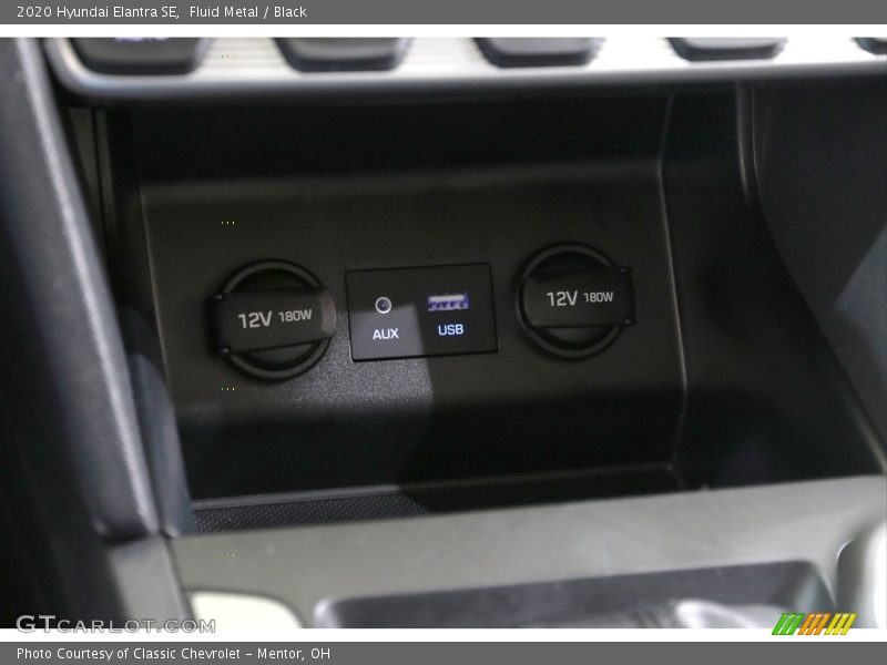Fluid Metal / Black 2020 Hyundai Elantra SE