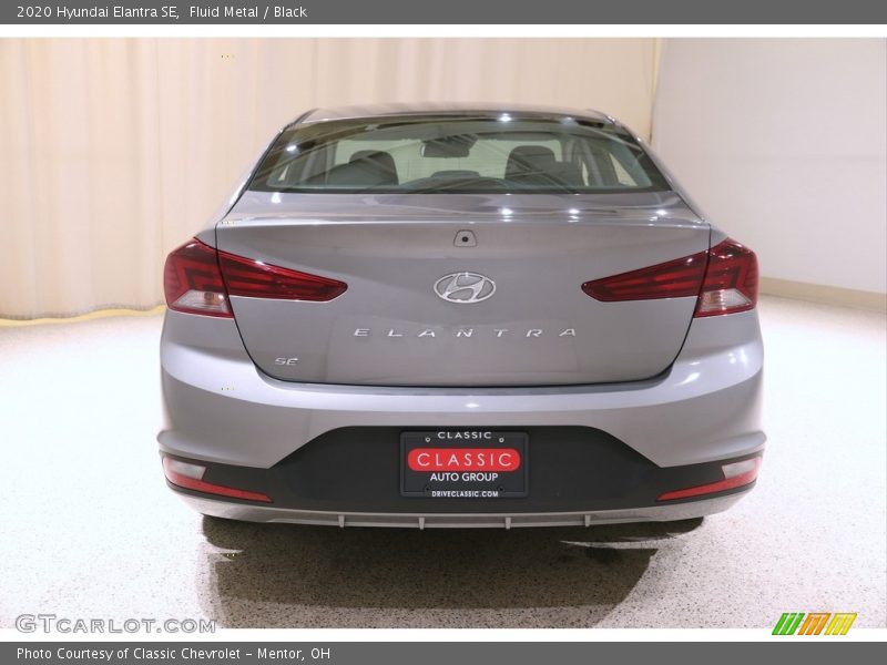 Fluid Metal / Black 2020 Hyundai Elantra SE