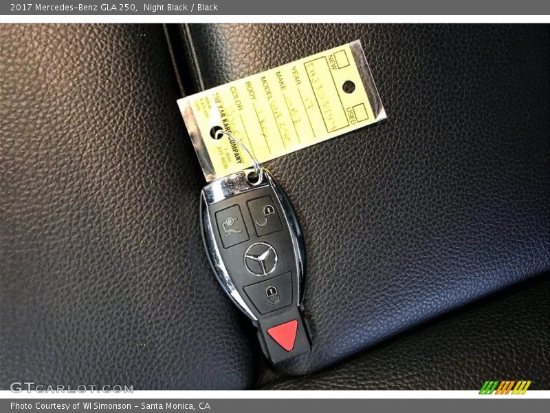 Night Black / Black 2017 Mercedes-Benz GLA 250