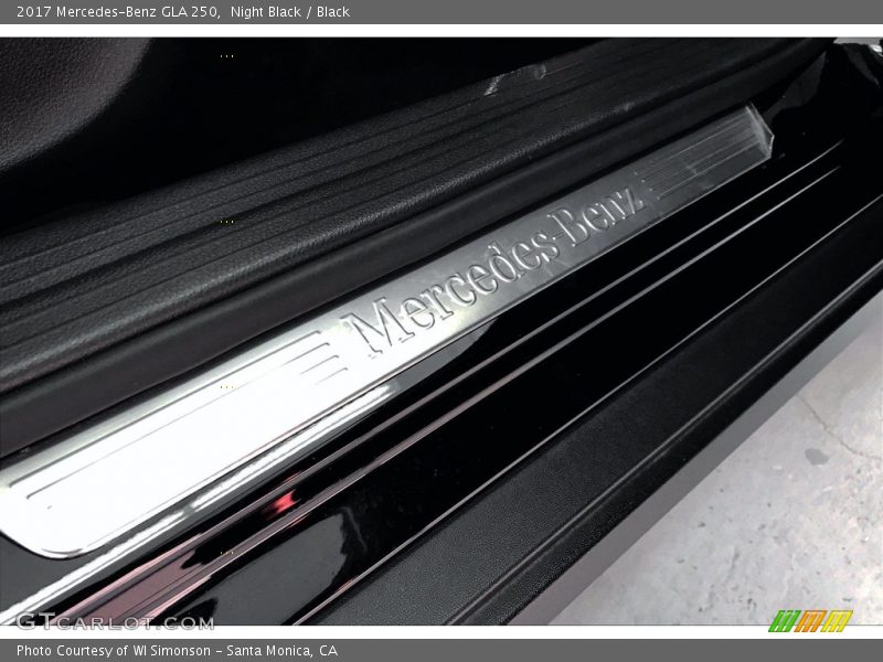 Night Black / Black 2017 Mercedes-Benz GLA 250