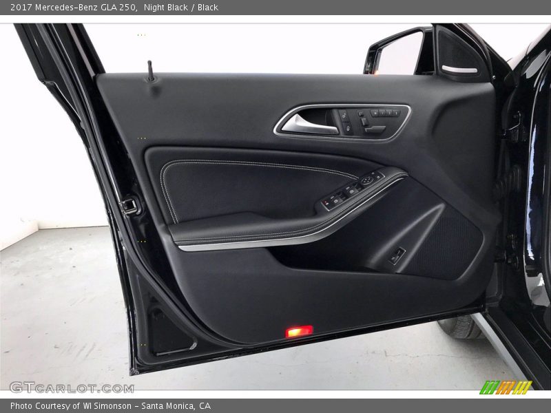 Night Black / Black 2017 Mercedes-Benz GLA 250