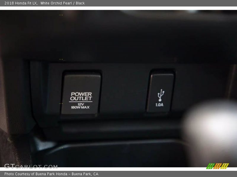 White Orchid Pearl / Black 2018 Honda Fit LX