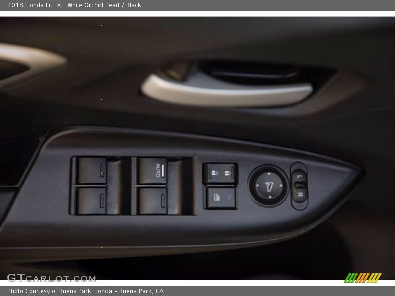 White Orchid Pearl / Black 2018 Honda Fit LX
