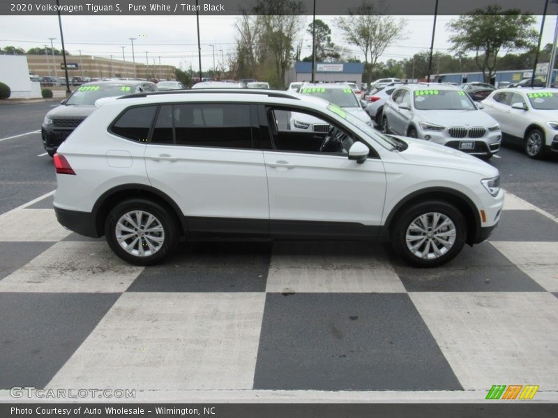 Pure White / Titan Black 2020 Volkswagen Tiguan S