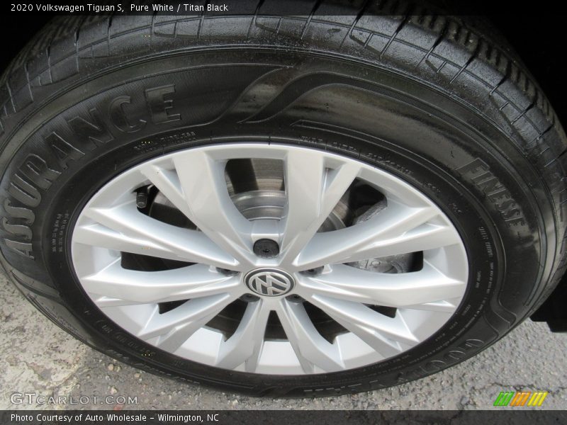 Pure White / Titan Black 2020 Volkswagen Tiguan S