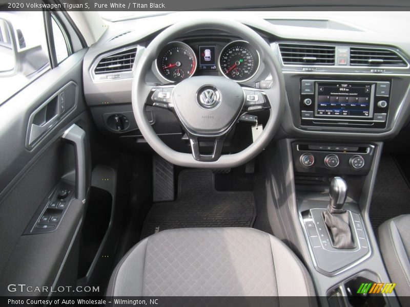 Pure White / Titan Black 2020 Volkswagen Tiguan S