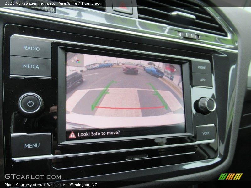 Pure White / Titan Black 2020 Volkswagen Tiguan S
