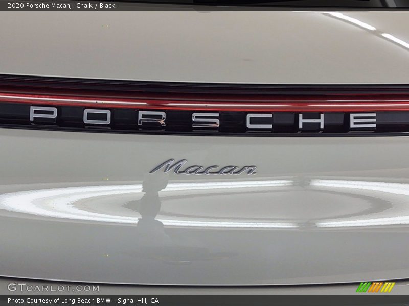 Chalk / Black 2020 Porsche Macan