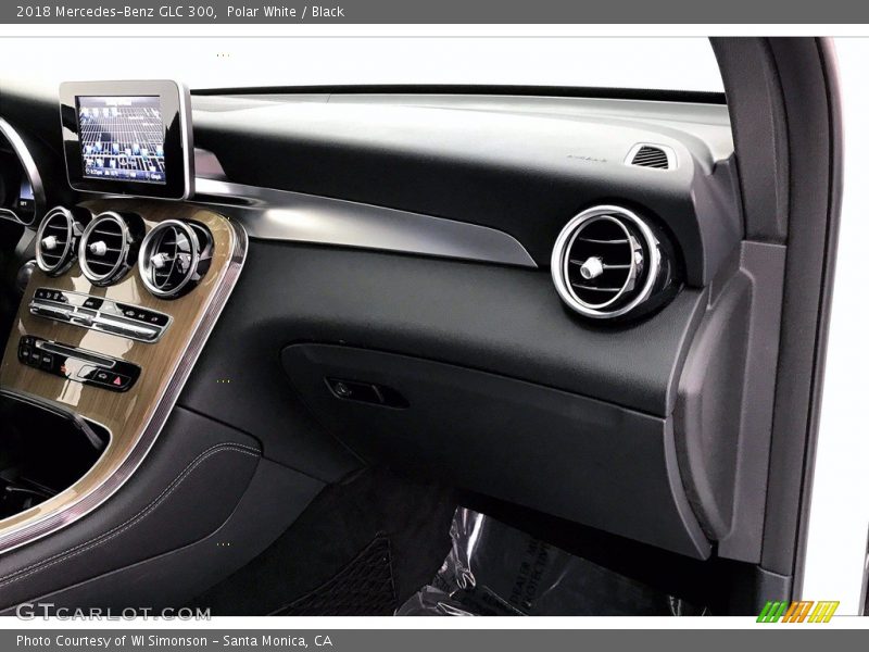 Polar White / Black 2018 Mercedes-Benz GLC 300