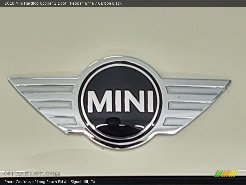 Pepper White / Carbon Black 2018 Mini Hardtop Cooper 2 Door