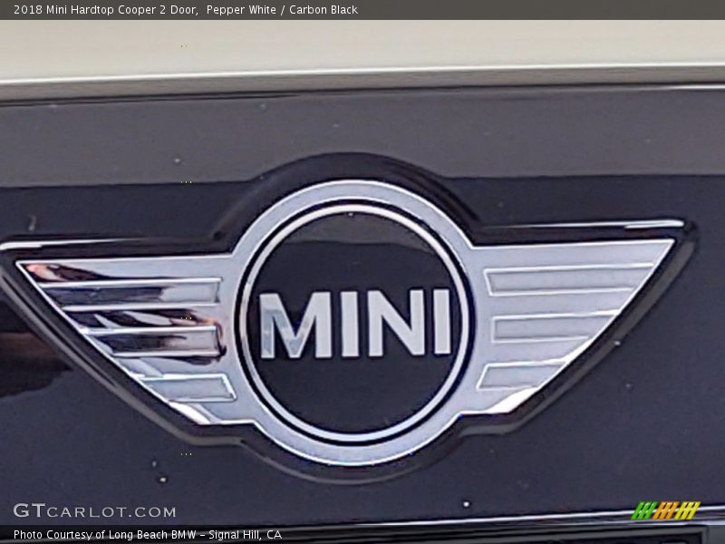 Pepper White / Carbon Black 2018 Mini Hardtop Cooper 2 Door