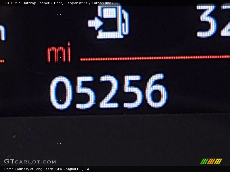 Pepper White / Carbon Black 2018 Mini Hardtop Cooper 2 Door